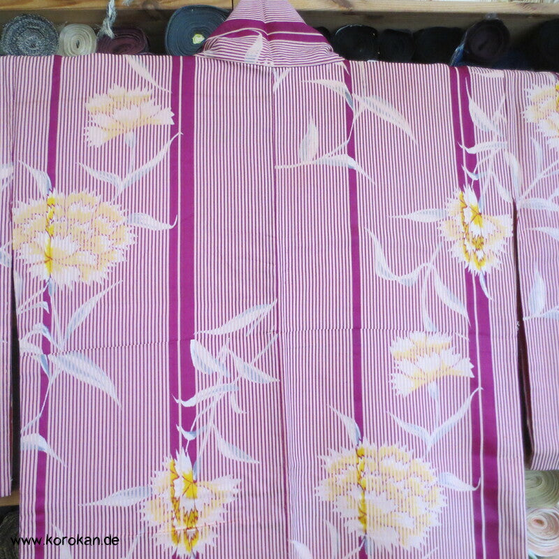 Satin Kasuri Streifen, Nadeshiko Komon Kimono