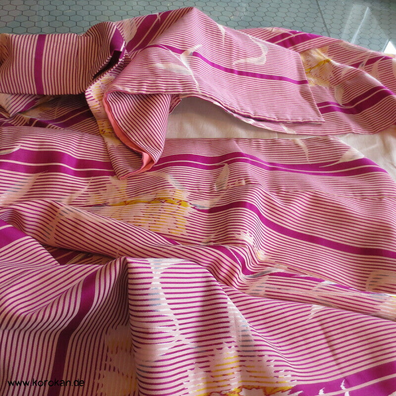 Satin Kasuri Streifen, Nadeshiko Komon Kimono