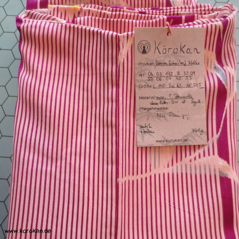 Satin Kasuri Streifen, Nadeshiko Komon Kimono