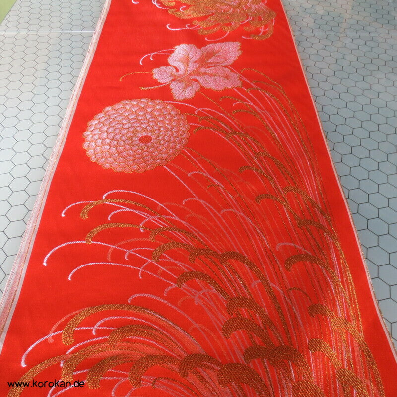 Lurex Chrysanthemen glitzernd auf orange Kimono / Obi Jacquard
