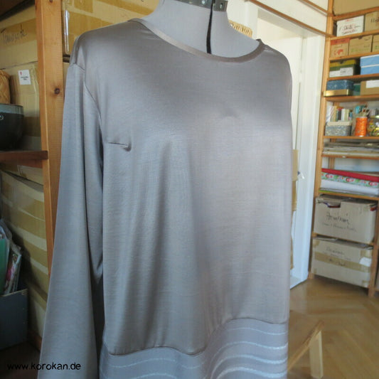 Longshirt aus glänzendem Viscosejersey mit Verlängerung aus Kimonoseidenrest,  Gr. XL