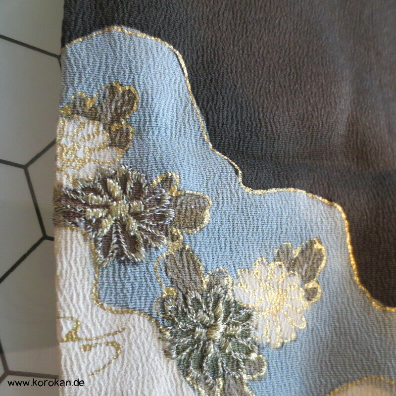 japanischer Tomesode Seidencrepe Kimono mit schmalen Flusslauf