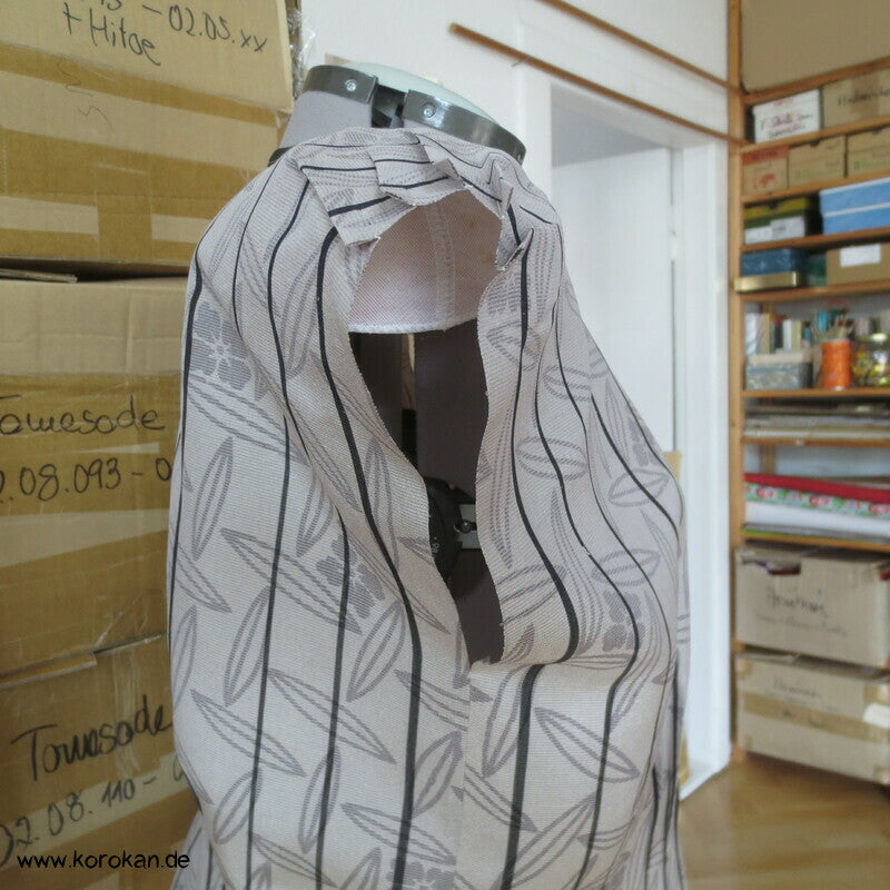 Blätter und Streifen Araihari Kimono Seide Blusentop
