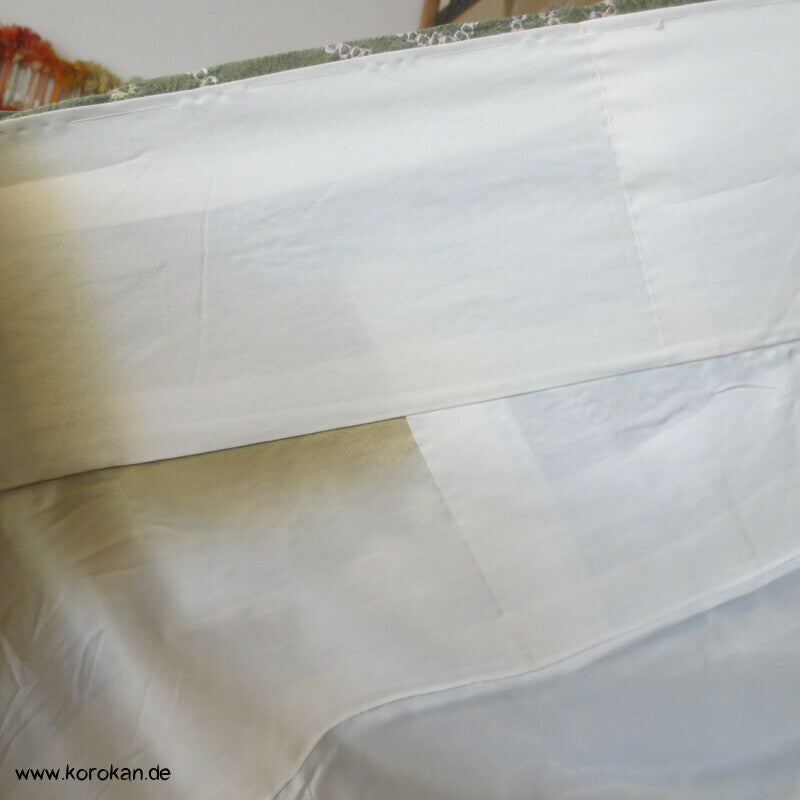 Wolken auf Khakigrün Shibori Seiden Komon Kimono