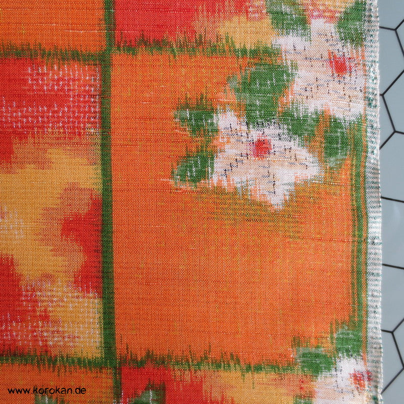 Japan Blumenkaro Kasuri Tsumugi Kimono Seide Stoffrolle