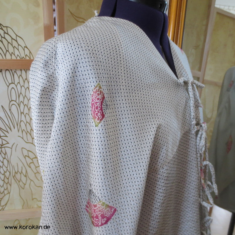 Kimono Seidendamast Bindeband Bluse mit kleinen Fächern über Kanoko Dots