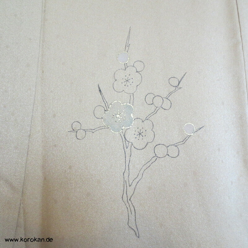 Ume Zweige auf blassem curry Winter Homongi Kimono