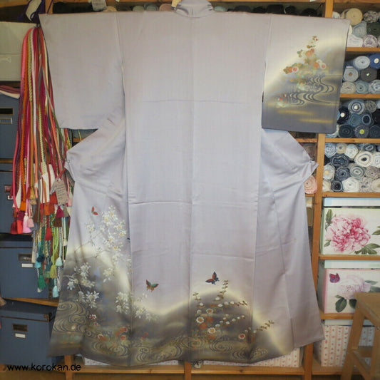 Homongi Kimono mit Blumen und Schmetterlingen, viel Goldauflage