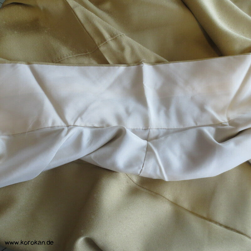 Ume Zweige auf blassem curry Winter Homongi Kimono