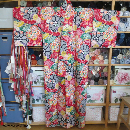 wildbunte Ume, Blüten Komon Kimono, Polyester Damast
