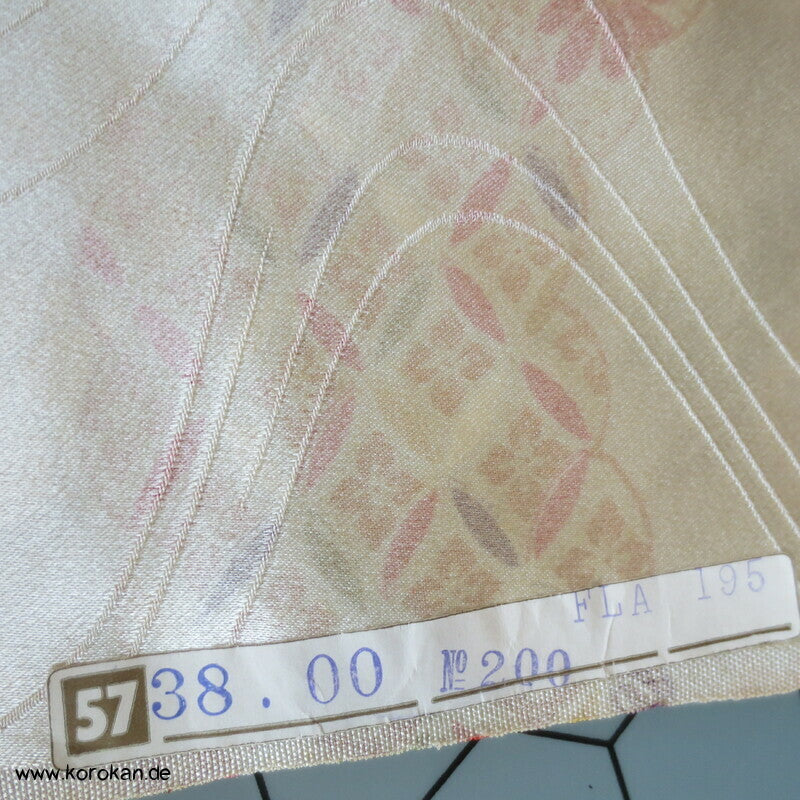 Wolken mit Blüten, Flusswellen Rinzu Damast Kimono Seide