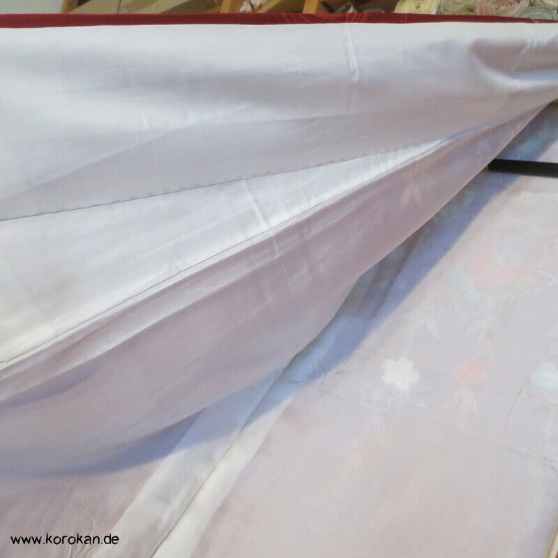 Furisode Seidendamast Kimono mit Bingata Motiven