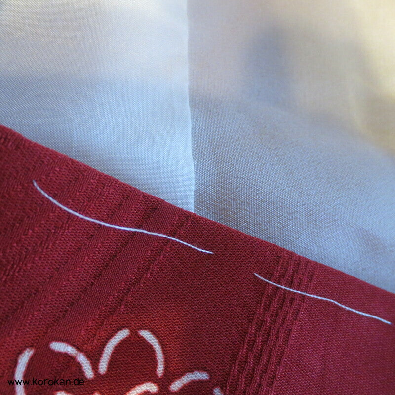 Furisode Seidendamast Kimono mit Bingata Motiven