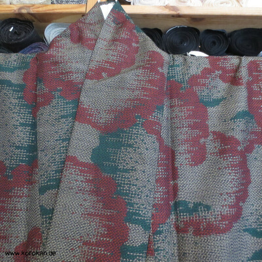 Schneeflocken, grün rot auf grau Kasuri Tsumugi Kimono