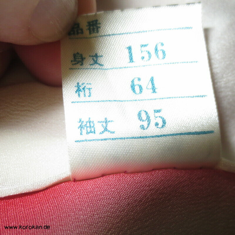 Furisode Seidendamast Kimono mit Bingata Motiven
