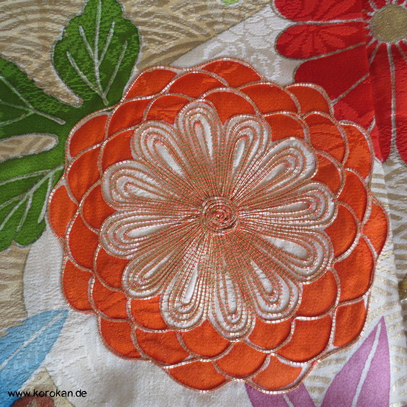 Mandarinenten, teilweise bestickter Seidendamast Homongi Kimono