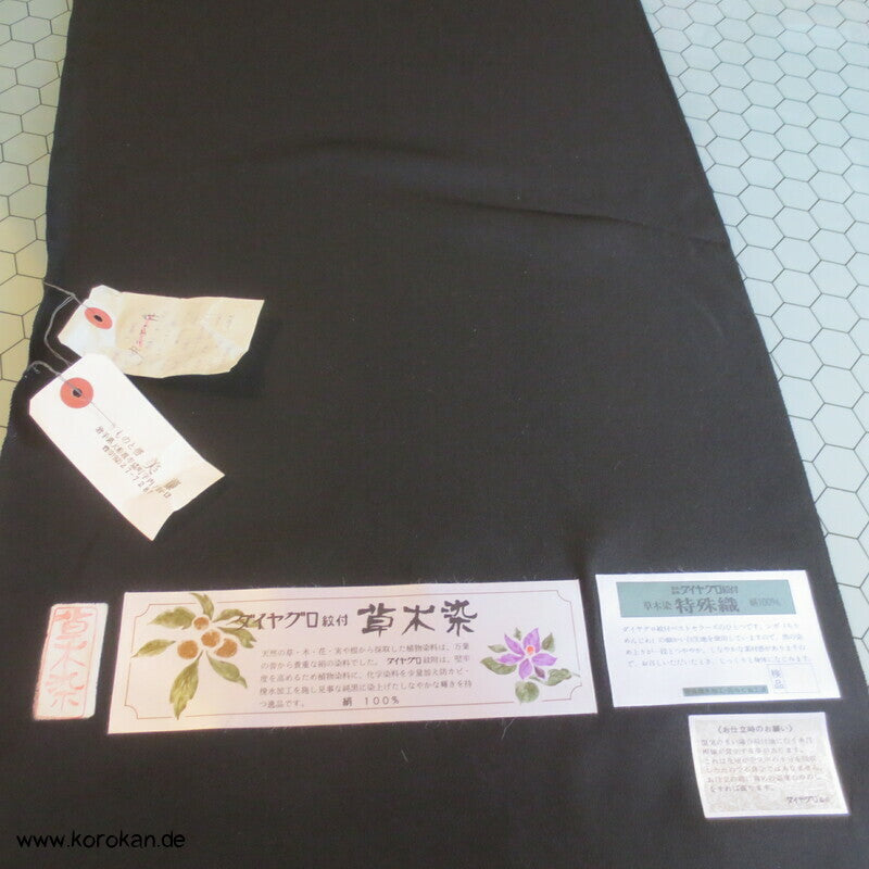schwarzer Seidencrepe Tanmono Mofuku, Wisteria Mon, pflanzengefärbt