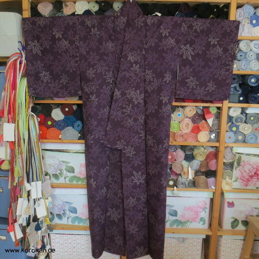 Ahornblätter aubergine Kasuri grober Tsumugi Kimono