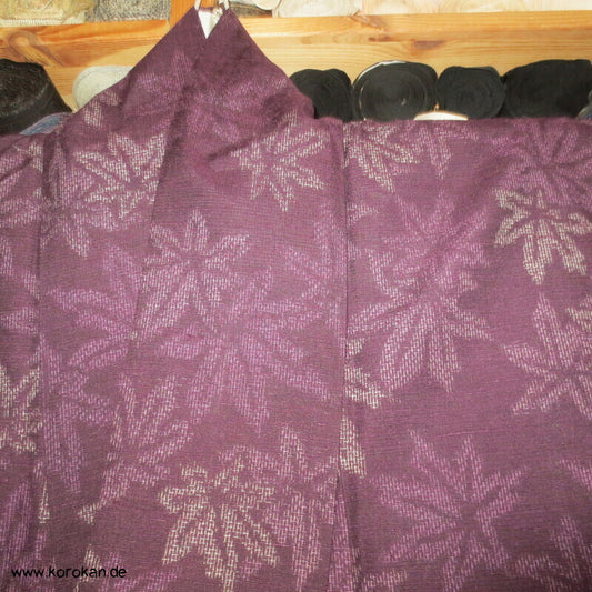Ahornblätter aubergine Kasuri grober Tsumugi Kimono