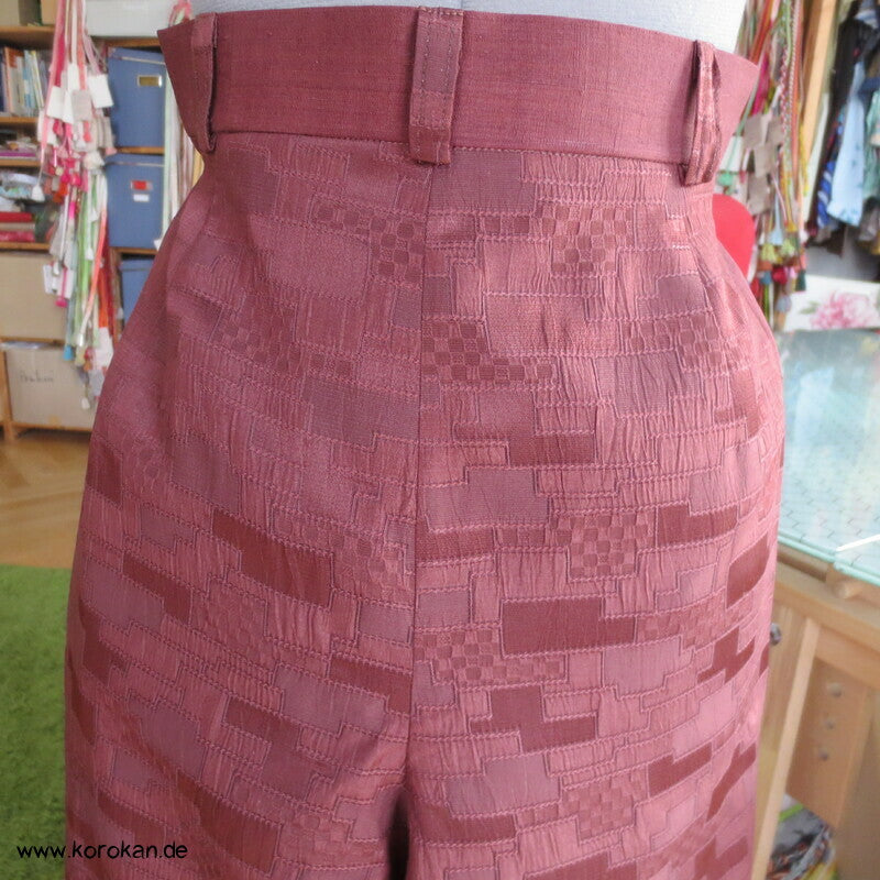 Upcycling Hose aus zwei verschiedenen Kimono Seiden Stoffen