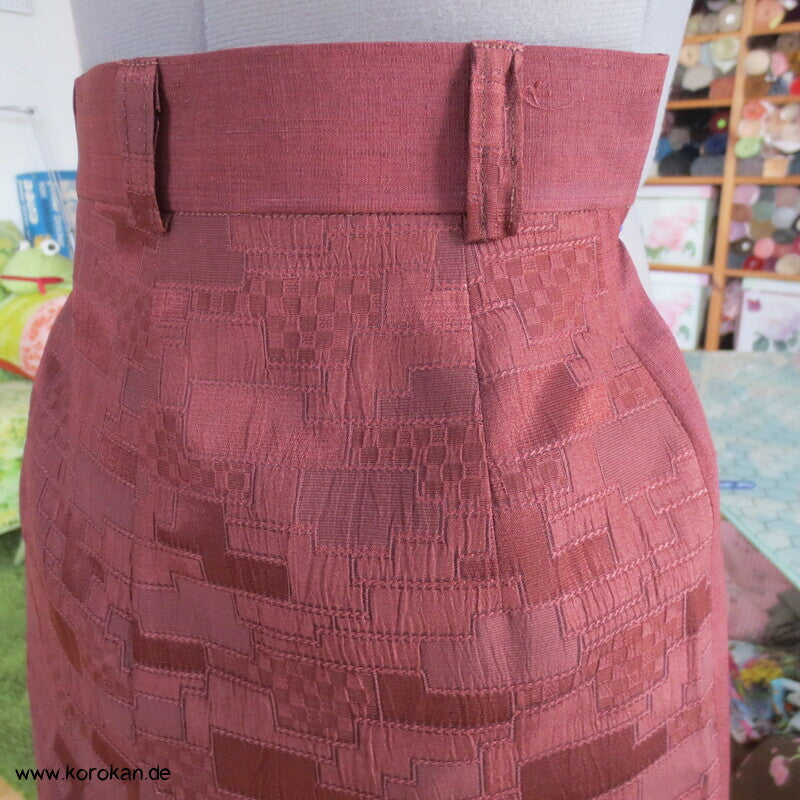Upcycling Hose aus zwei verschiedenen Kimono Seiden Stoffen