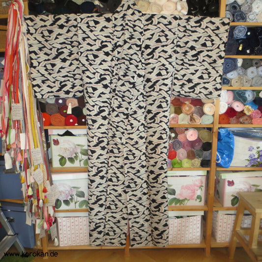 Bambusmatten auf schwarzem Seidencrepe Komon Kimono