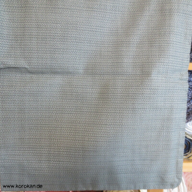Kasuri Kikko Tsumugi Seiden Dochugi Kimono Jacke, silberblaugrau
