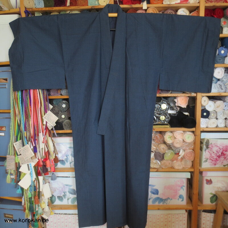 Oshima Tsumugi Seiden Komon Kimono, Kasuri Feinkaro