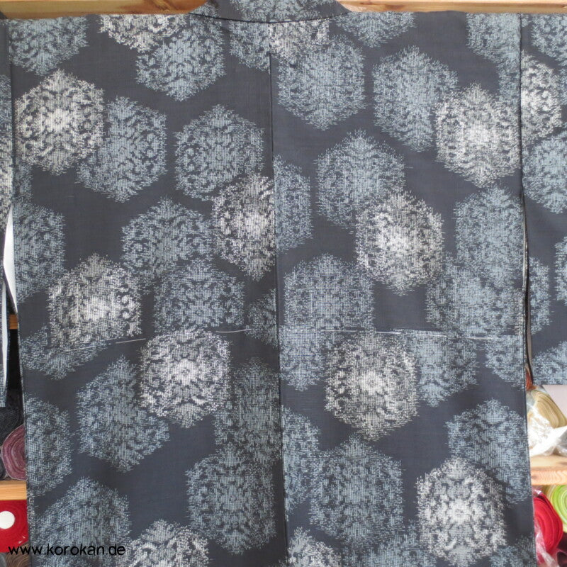 blaugrau - schwarz, Kikko Kasuri Tsumugi Seiden Kimono, Japan