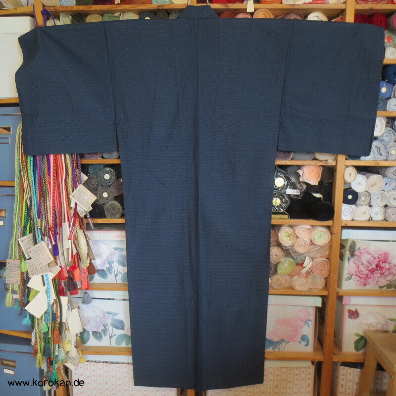 Oshima Tsumugi Seiden Komon Kimono, Kasuri Feinkaro