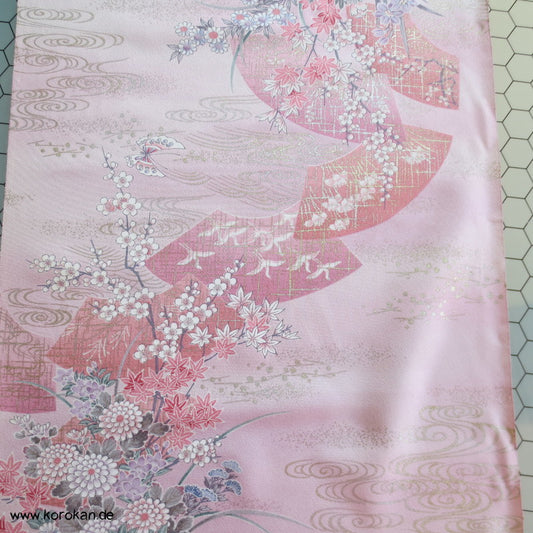 gold und silberne Überfangdruck Blumen und Fächer Kimono Seidencrepe