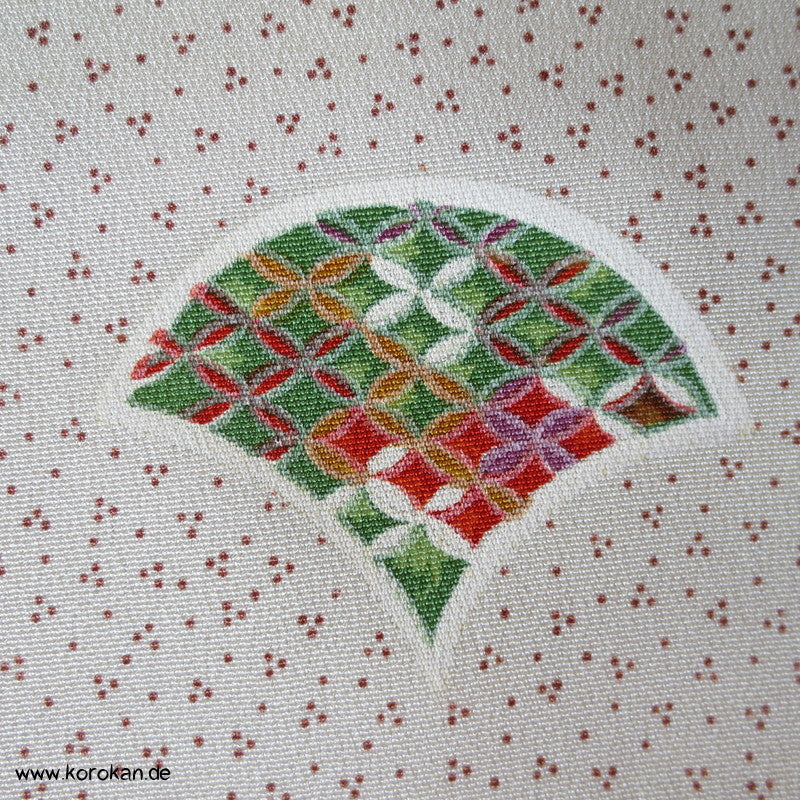 kleine Dreierpunkte, Fächer Kimono Seide