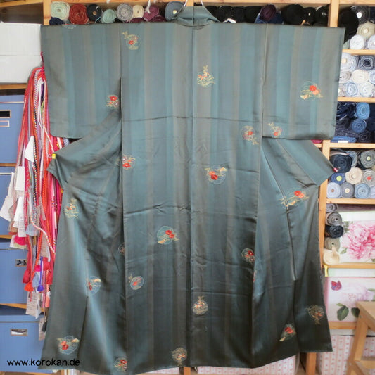 bestickte Rondelle auf Satinstreifen Tsukesage Kimono