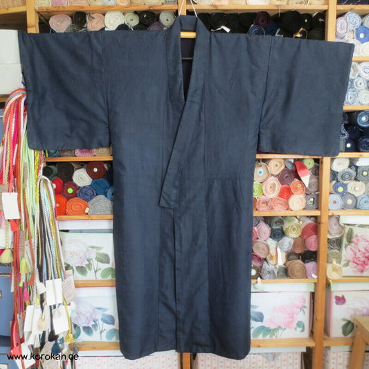 Kikko Kasuri Tsumugi Seiden Komon Kimono, frisch gewaschen