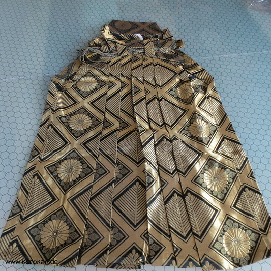 Kiku und junge Kiefer Brokat Hakama - Umanori Kimono Hosen-Typ