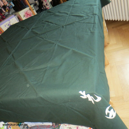 riesiges Furoshiki, Kanji auf dunkelgrün - Mittelnaht