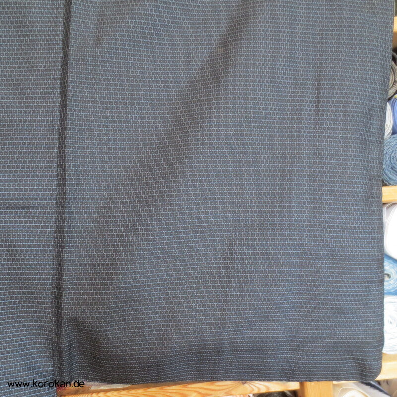 Kimono und Haori Set in blau schwarzer Kasuri Kikko Tsumugi Seide