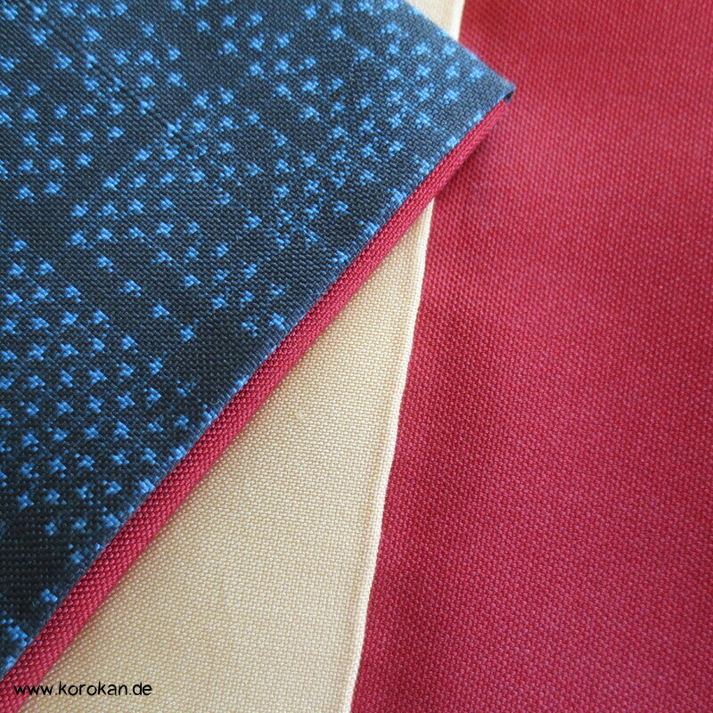 blau-schwarz, strenges Kikko Kasuri Oshima Tsumugi Seiden Kimono