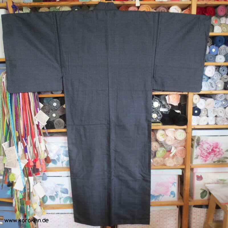 Kimono und Haori Set in blau schwarzer Kasuri Kikko Tsumugi Seide