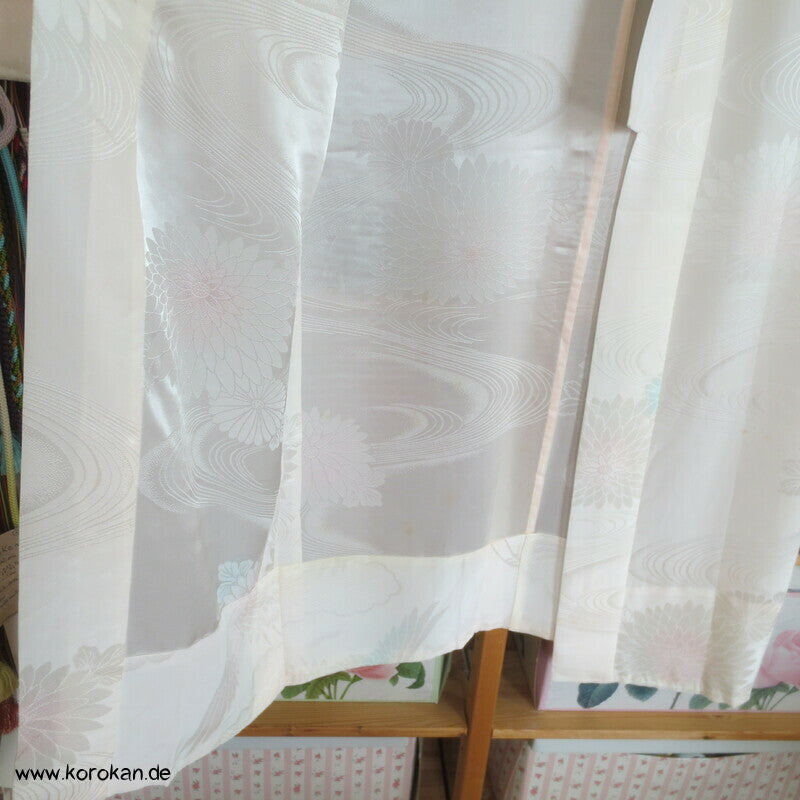 Kiku Rinzu Damast Seiden Furisode Juban Unterkimono, gekürzte Ärmel