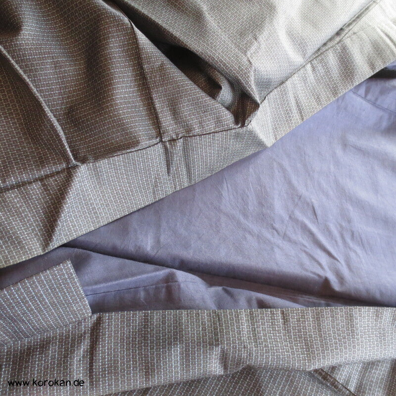 Kimono und Haori Set in blau schwarzer Kasuri Kikko Tsumugi Seide