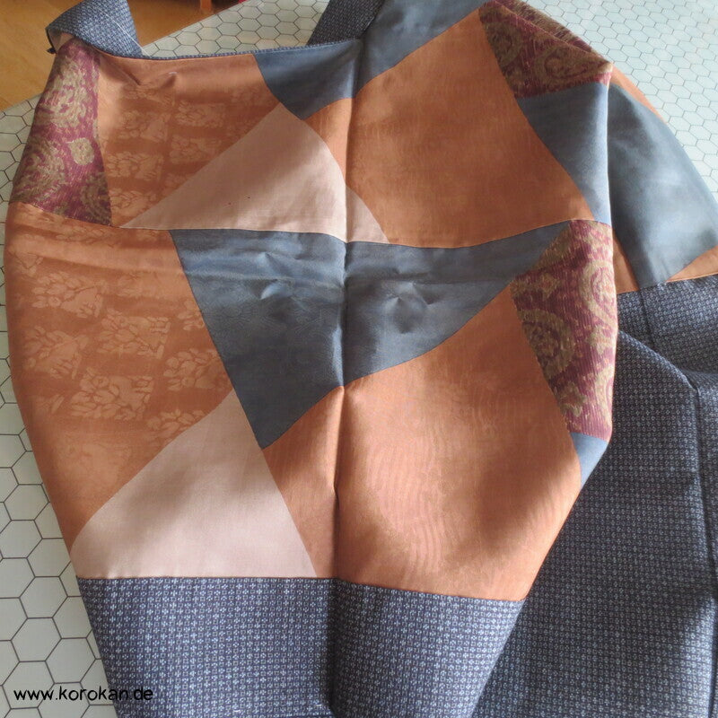blauer Kasuri Seiden Tsumugi Ensemble, Kimono + Haori