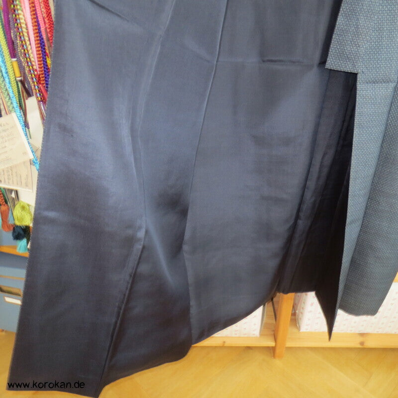 blauer Kasuri Seiden Tsumugi Ensemble, Kimono + Haori