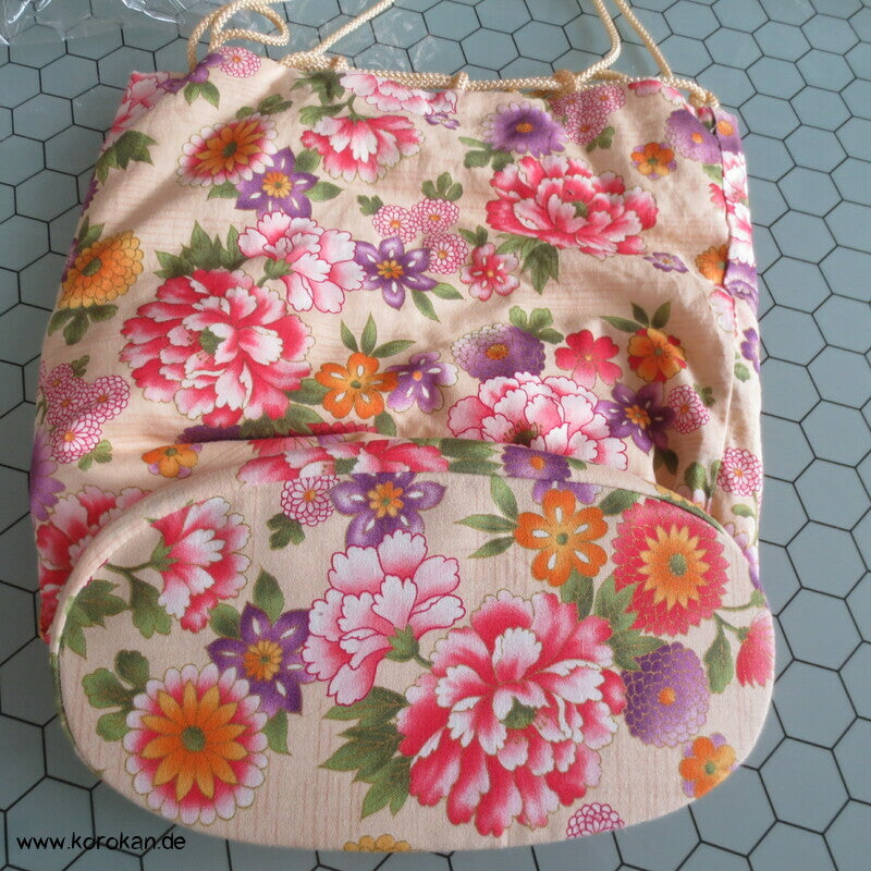 großer Kinchaku Zugbeutel - Tasche Blumen auf Baumwolle für Yukata Kimono