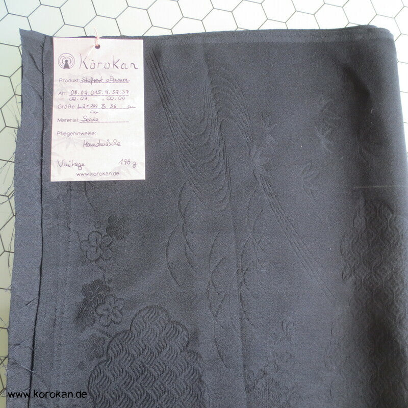 schwarzer Haori Kimono Damast Seiden Stoffrest