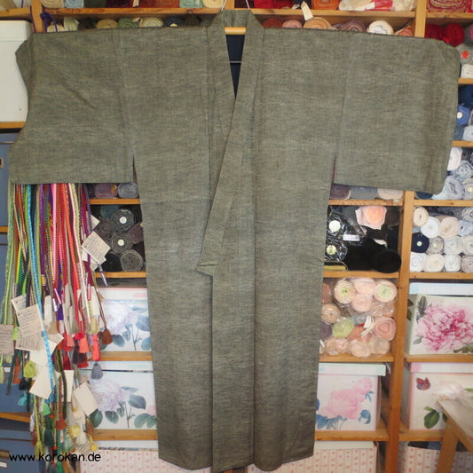 hellgrauer Herren Tsumugi Seiden Kimono