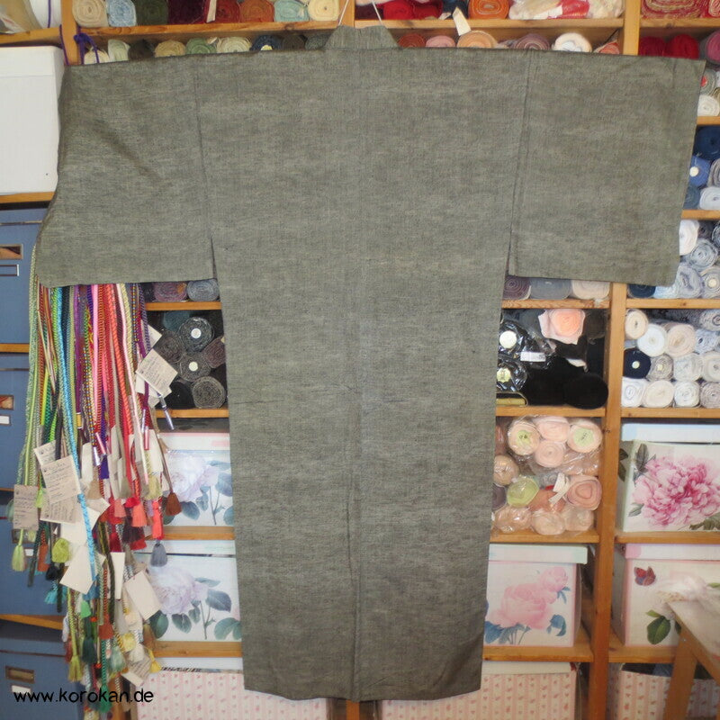 hellgrauer Herren Tsumugi Seiden Kimono