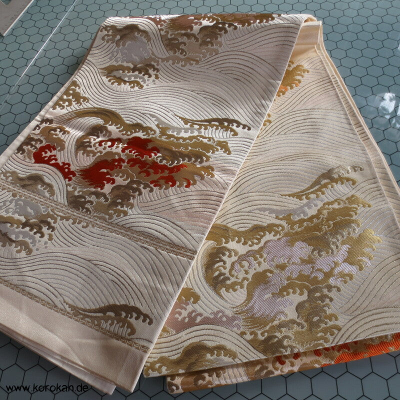 goldener Tsunami Fukuro Seidenbrokat Obi