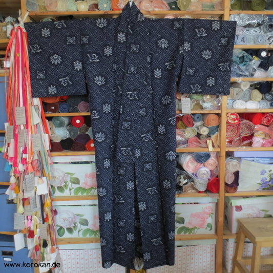 Sayagata, Spindeln, Kranich Kasuri Druckmuster Hitoe Komon Kimono aus Wolle