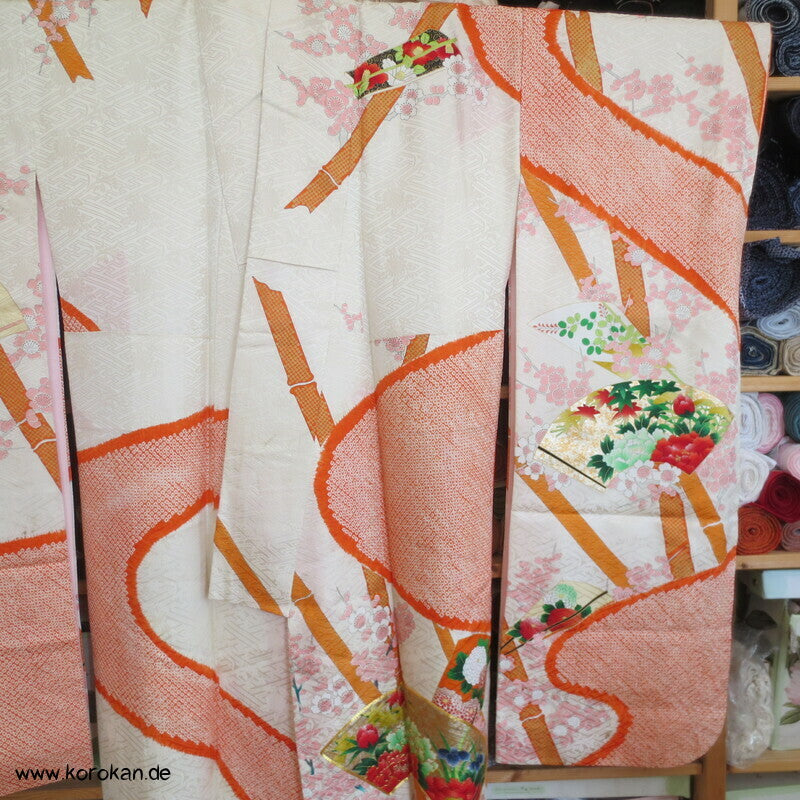 Shibori Fluß, Fächer mit Blüten, Bambusstäbe Furisode Sayagata Seidendamast Kimono